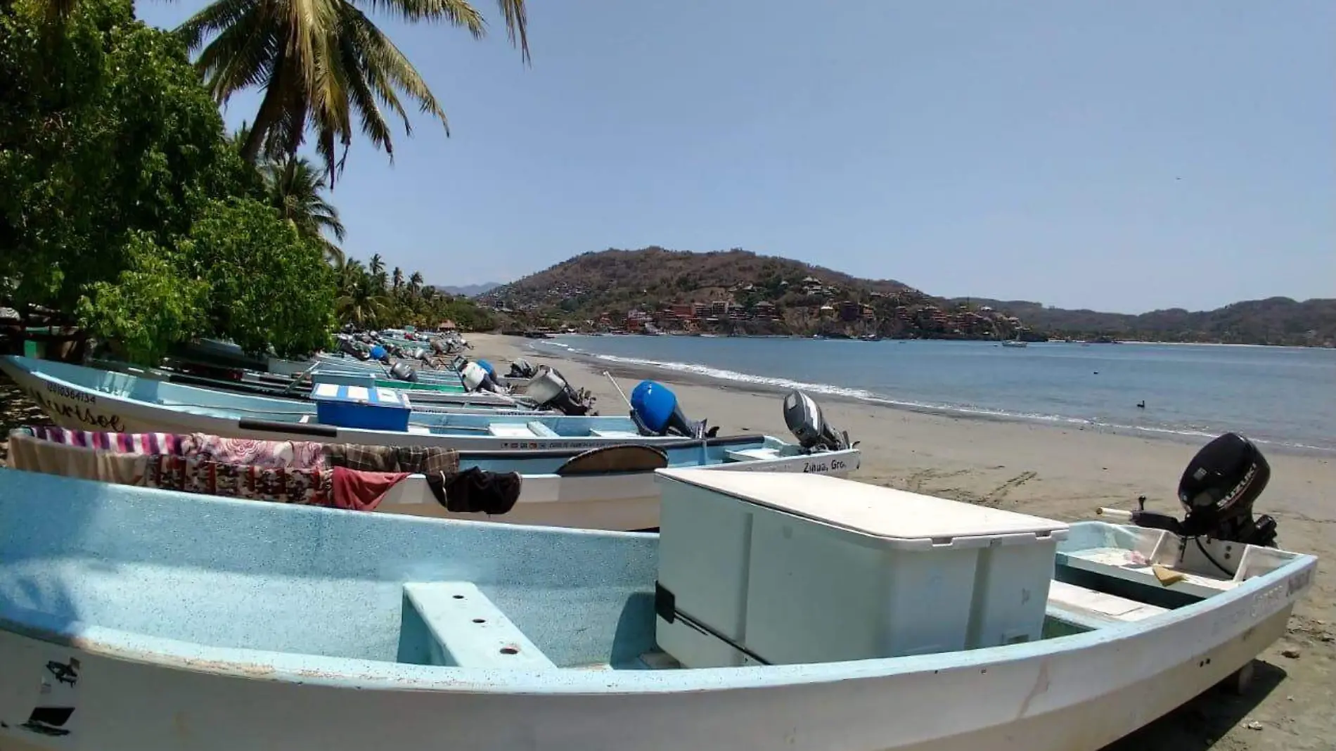 playas zihuatanejo solas